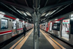 Commuters queueing on an MRT platform during a Lakeside MRT delay in the morning rush